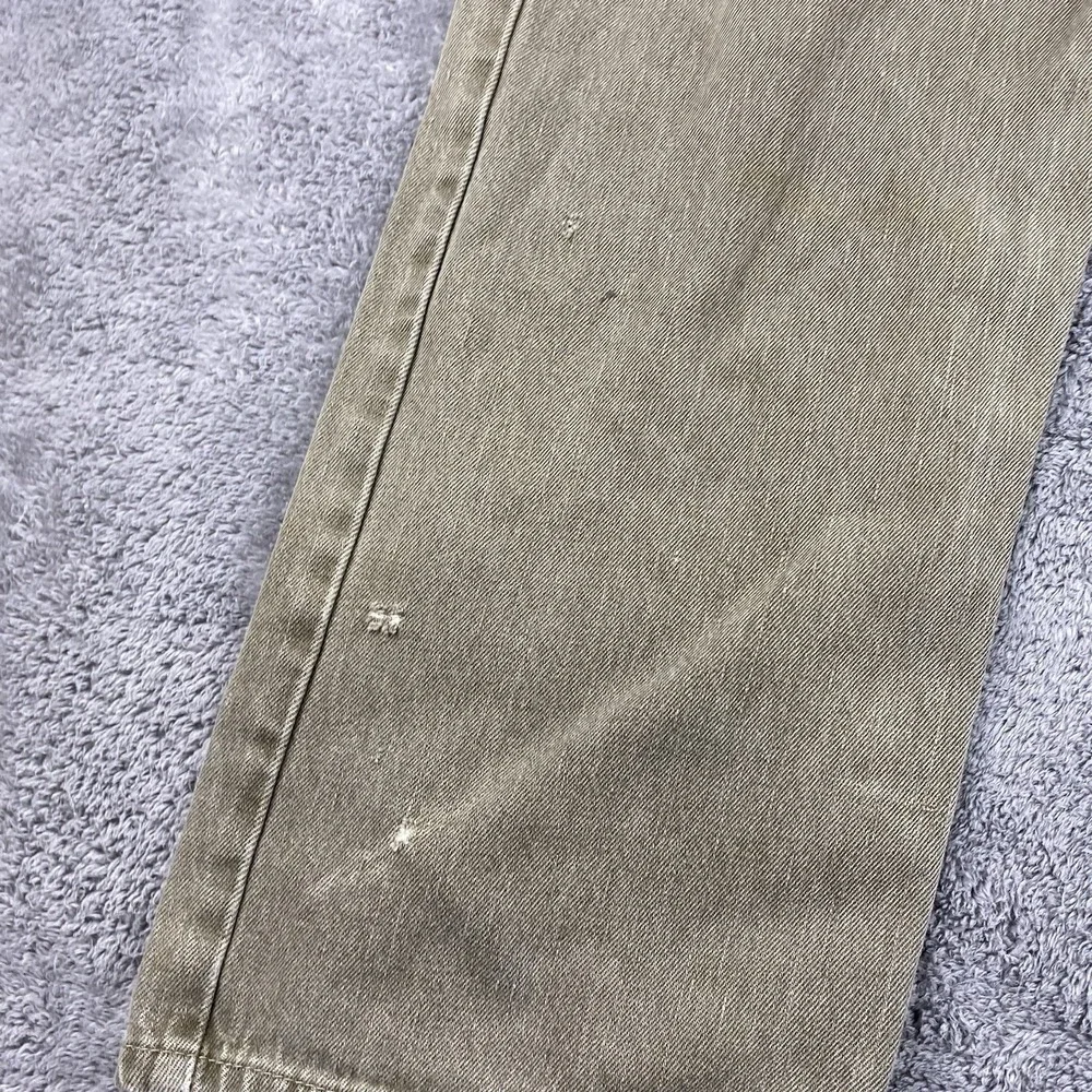 Levis stains holes